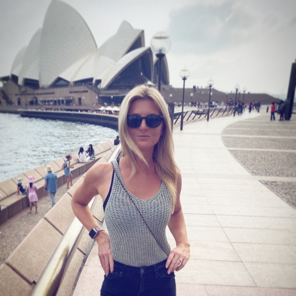 Meet your Posher, Sara - Picture 2 of 9